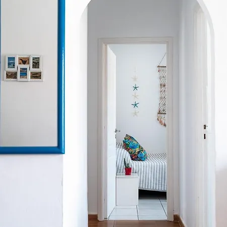 Spacious 3 Bedroom In Puerto De Santiago. Walk To The Beach. Fast Wifi, Netflix, Workstation.