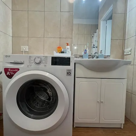 Spacious 3 Bedroom In Puerto De Santiago. Walk To The Beach. Fast Wifi, Netflix, Workstation. * Puerto de Santiago (Tenerife)