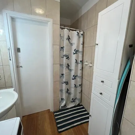 Spacious 3 Bedroom In Puerto De Santiago. Walk To The Beach. Fast Wifi, Netflix, Workstation. *
