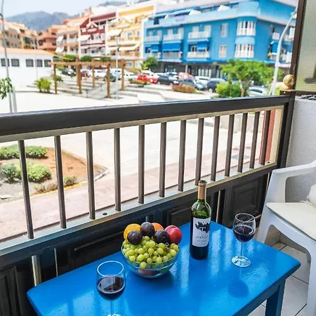 Spacious 3 Bedroom In Puerto De Santiago. Walk To The Beach. Fast Wifi, Netflix, Workstation. *