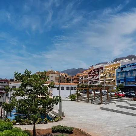 Apartment Spacious 3 Bedroom In Puerto De Santiago. Walk To The Beach. Fast Wifi, Netflix, Workstation.